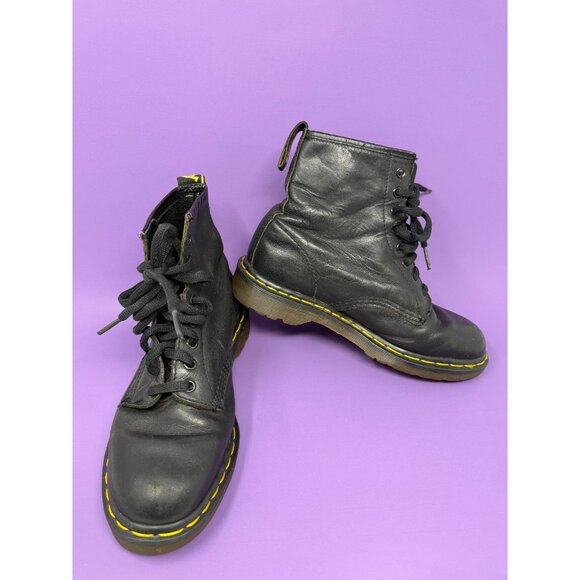 Vtg Dr Doc Martens Black Leather Boots 1460 Womens 6 Made In England - Picture 1 of 7